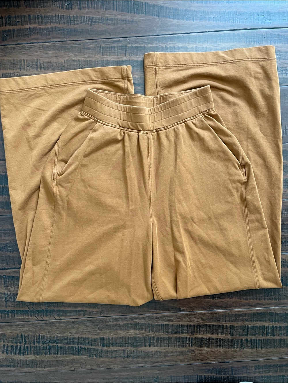 Lululemon LA Wide Leg Super High Rise Pant in Copper Brown - Picture 9 of 16